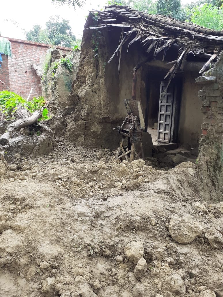 Five injured, including father-daughter due to collapse of raw house-wall