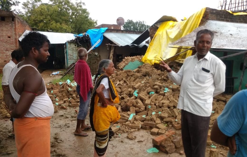 Kachcha houses razed, narrow survivors