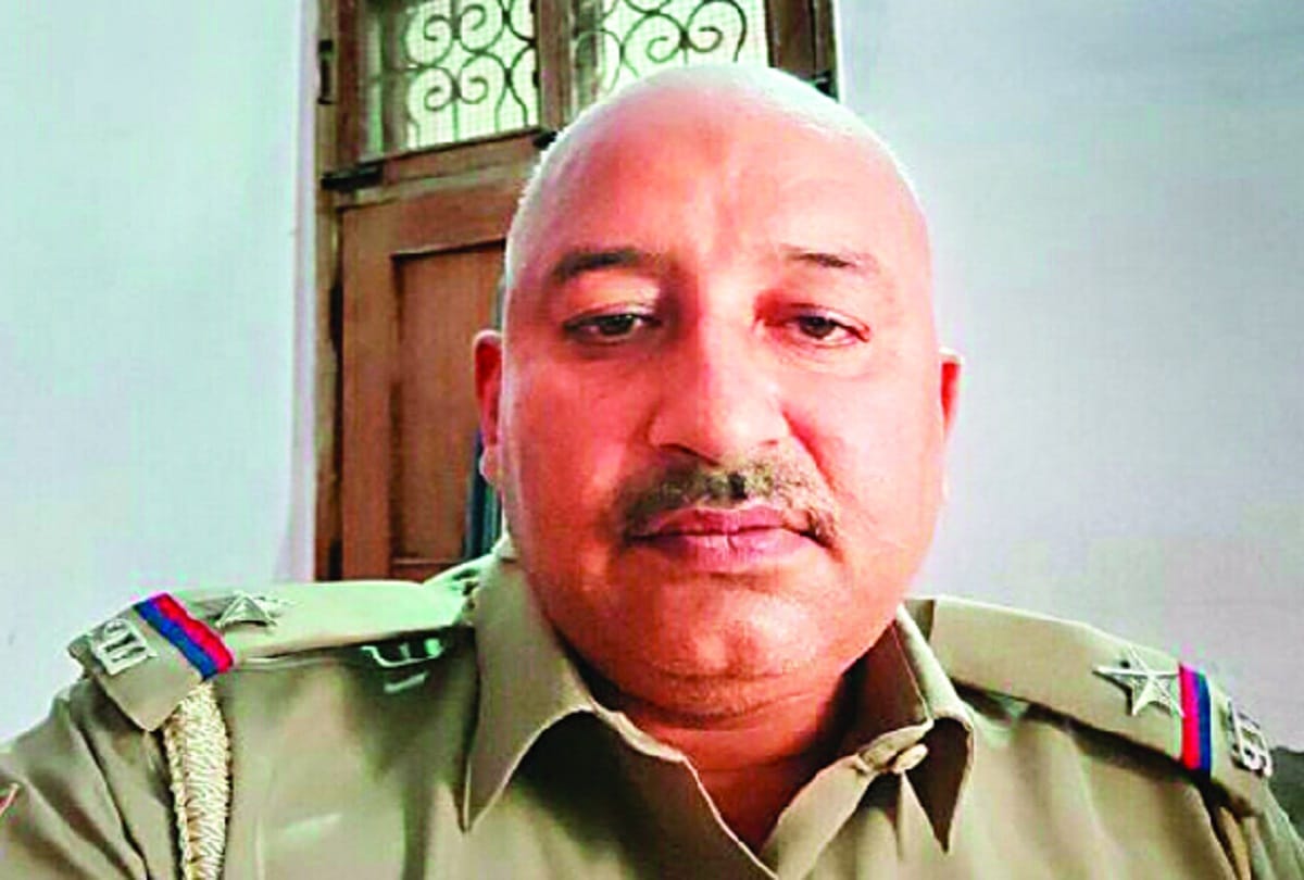 Roofing collapsed during investigation of illegal construction, death of ASI in delhi