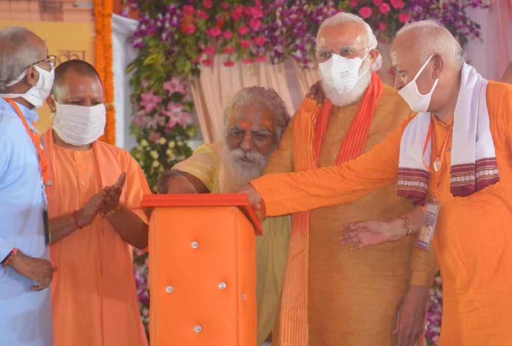 PM Modi and Cm Yogi also came into contact of Mahant Nritya Gopal Das.