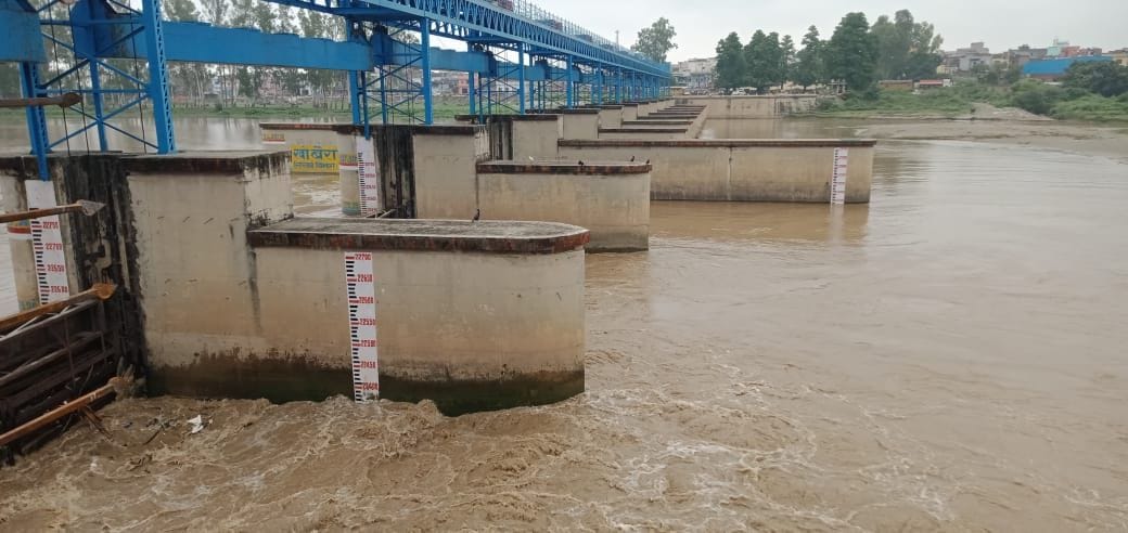 Water level of river lost due to rain on mountains increased