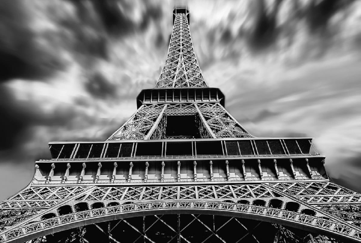 13 feet Eiffel Tower replica built on the roof of home by cuba man Jorge Enrique Salgado