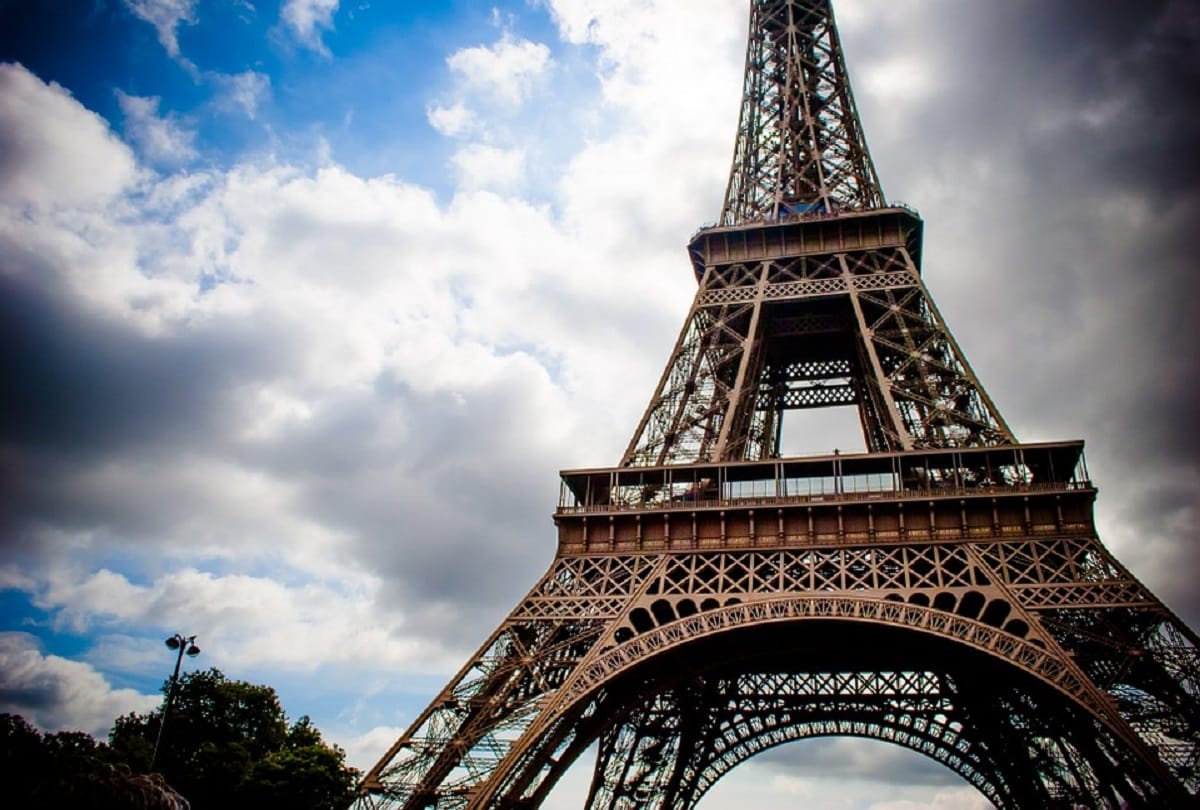 13 feet Eiffel Tower replica built on the roof of home by cuba man Jorge Enrique Salgado