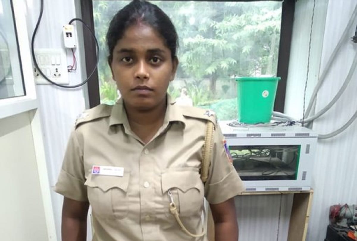 Woman impersonating as delhi police asi issuing covid 19 challans arrested investigation going on