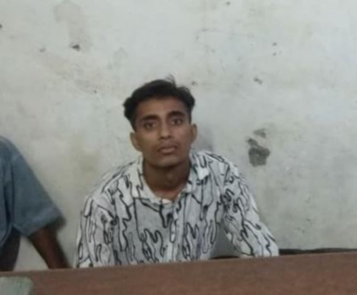 Police arrested fake ips cheat on Matrimonial Site for marriage biodata of ips officer in varanasi up