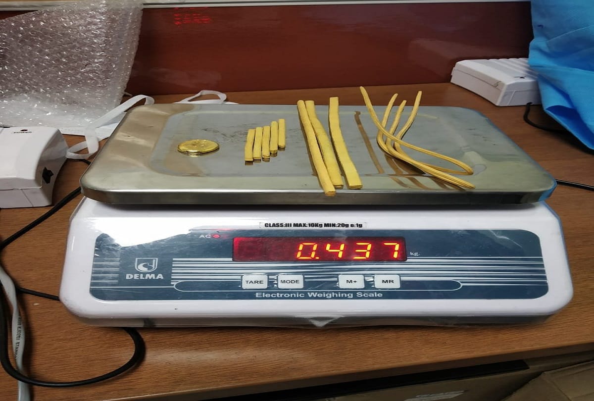 Worth rs 45 lacks gold found from two passengers arriving from Dubai gold has seized and accused arrested