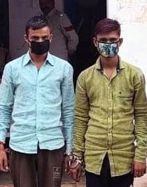 daakoo gauree gaing ke do inaamee daboche
