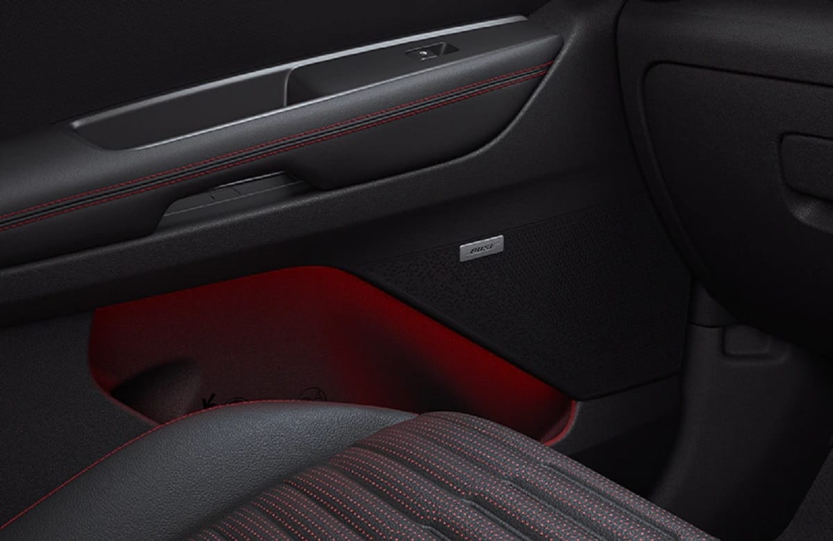 To features of Kia Seltos found in Kia Sonet SUV, biggest rival of Hyundai Venue, Mahindra XUV300, Ford EcoSport, Tata Nexon, Maruti Suzuki Vitara Brezza