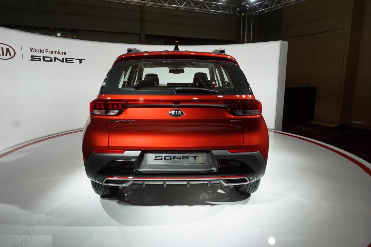 Kia Sonet SUV price to be announced on September 18 Know kia sonet specification kia sonet mileage in petrol engine IMT petrol automatic and diesel automatic