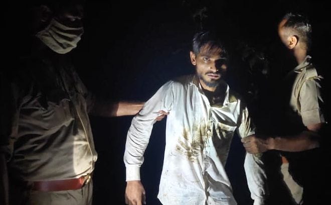A reward of 15 thousand arrested in an encounter