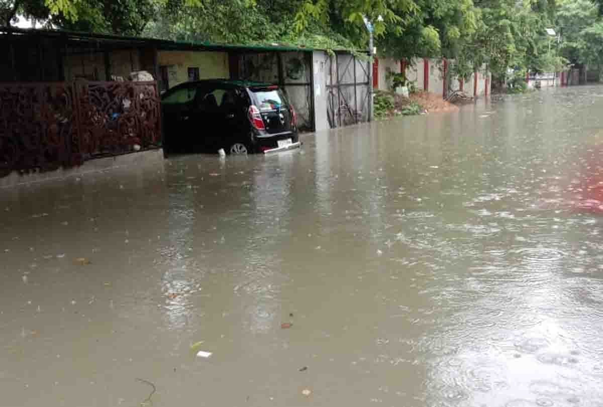 Kanpur News: water logging on roads after heavy Rain in Kanpur and 13 other districts