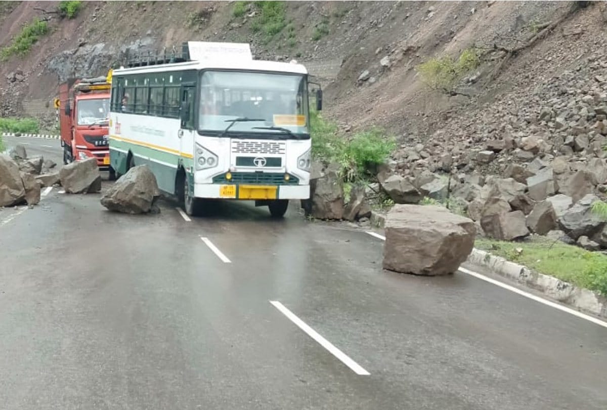 himachal weather report landslide on kalka shimla national highway