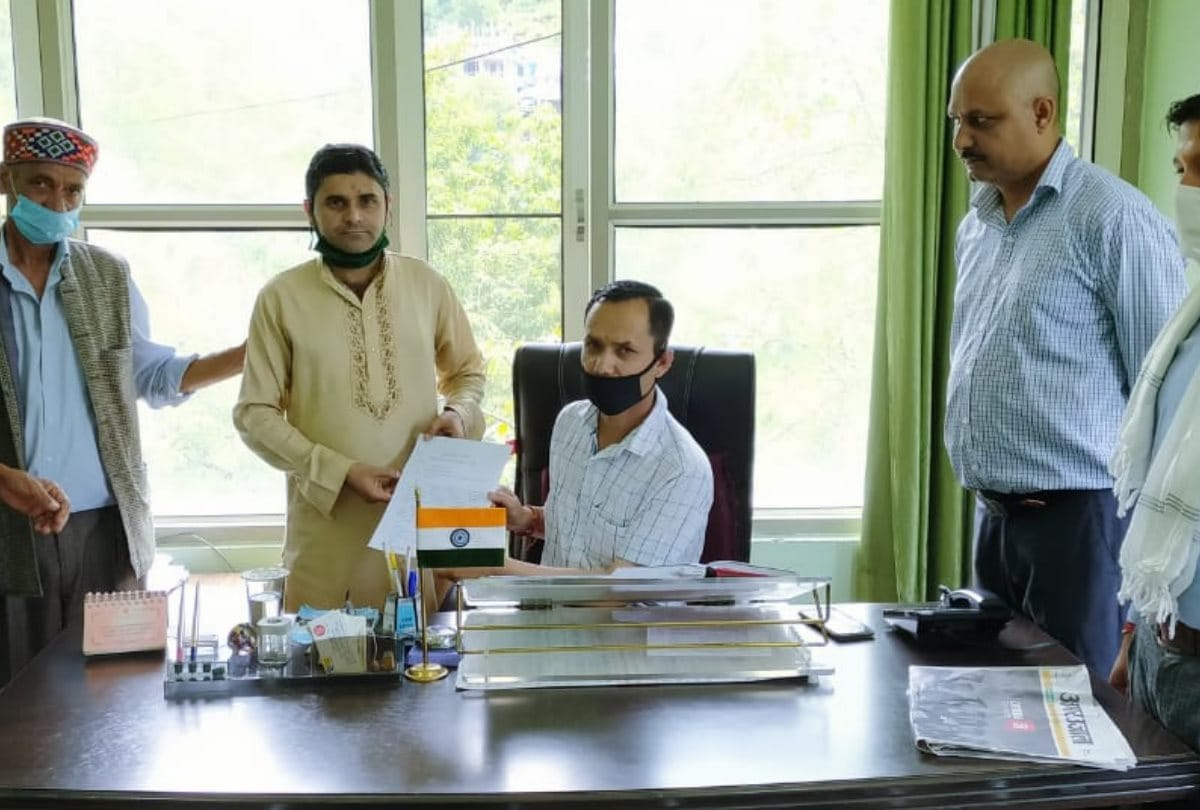 Press club Banjar kullu gave memorandum for action against DC chamba