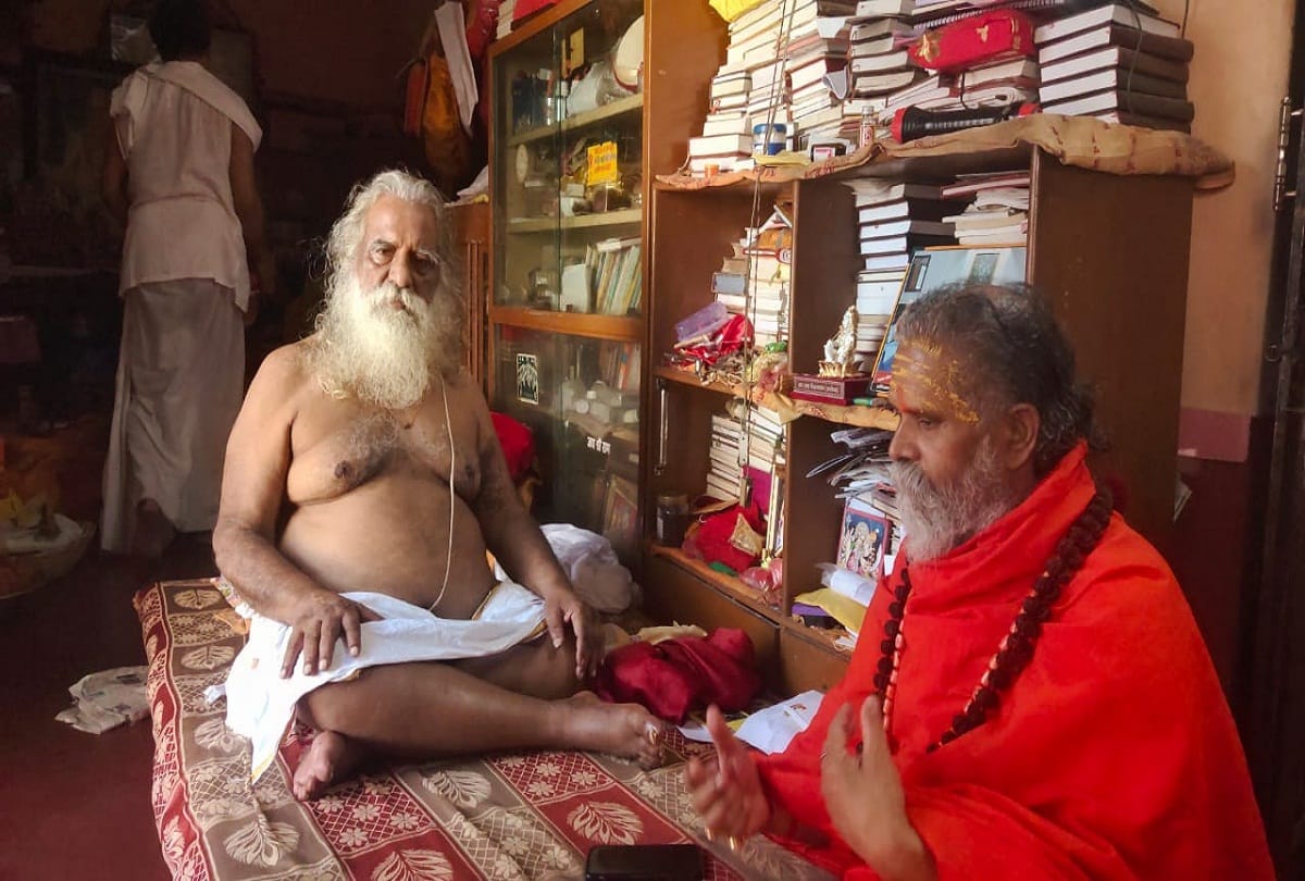 Narendra Giri will recite the Sunderkand at the big Hanuman temple for the health benefit of Mahant Nritya Gopal Das