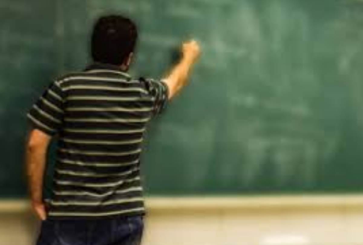 Two teachers of one subject department is in dilemma as to whom should be given salary Uttarakhand news