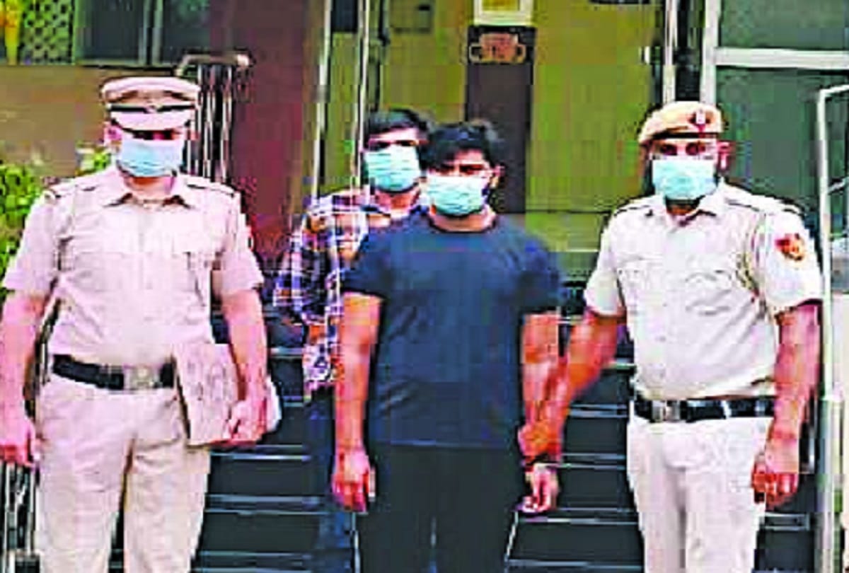 International cheating gang busted one arrested in delhi