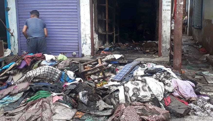 fire in shop in hardoi