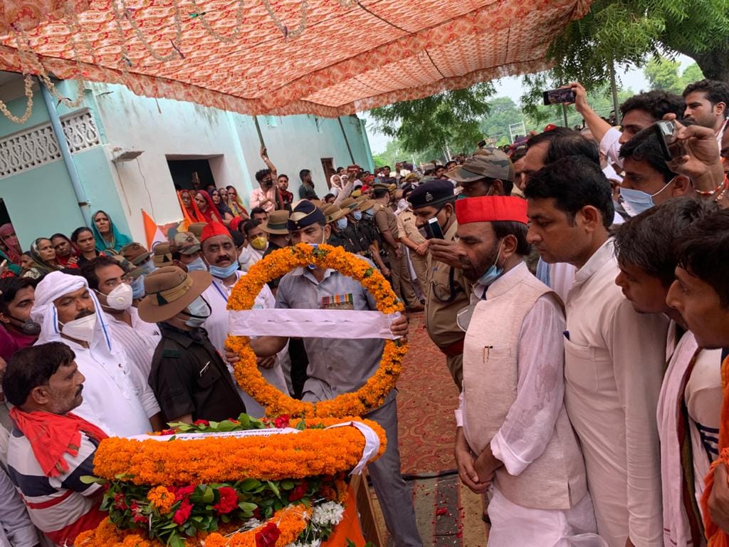 Pulwama Terror Attack: Martyr Jaunpur jawan's last visit gathered