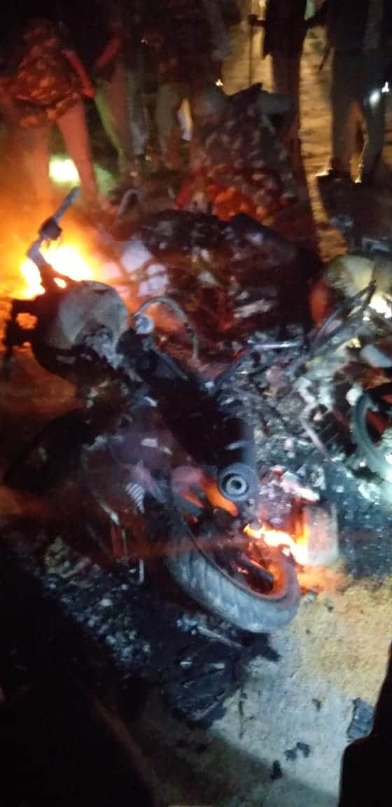Pradhan killed by calling from home, angry people set fire