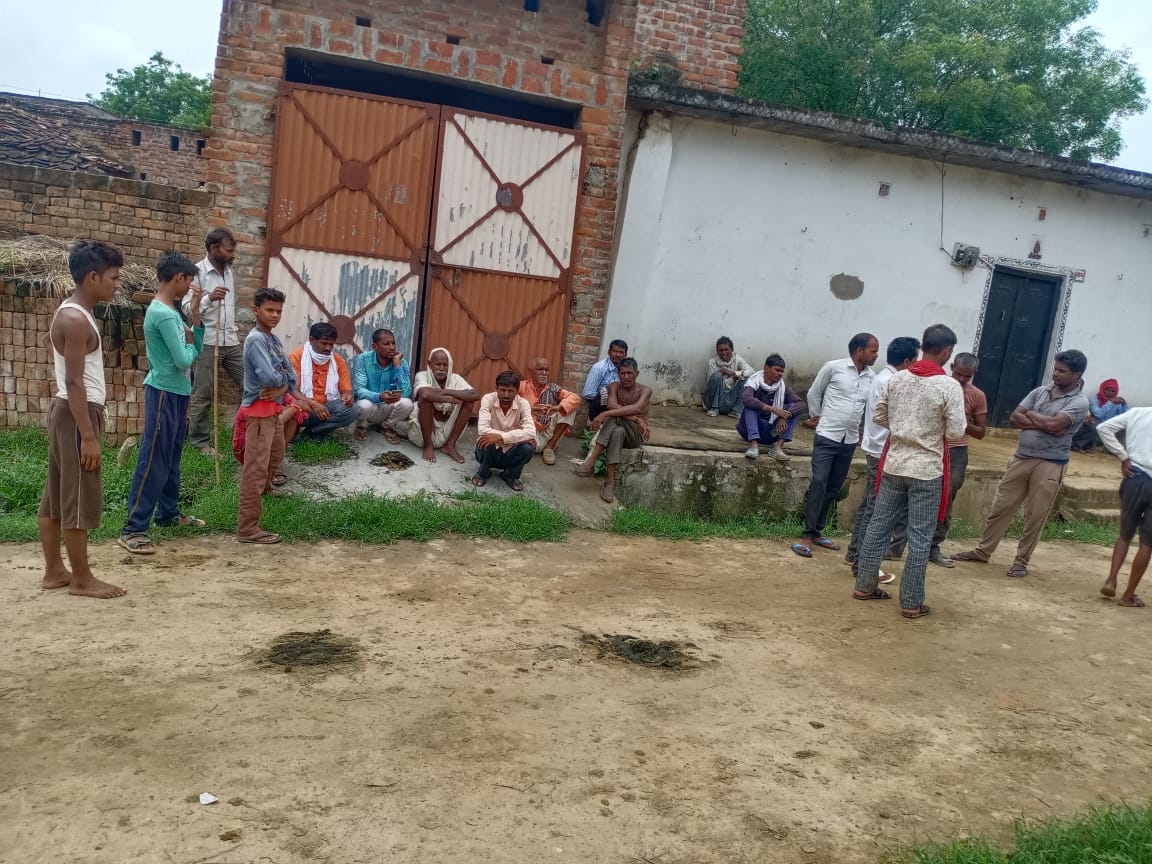 Husband hanged if his wife did not come from her maternal home
