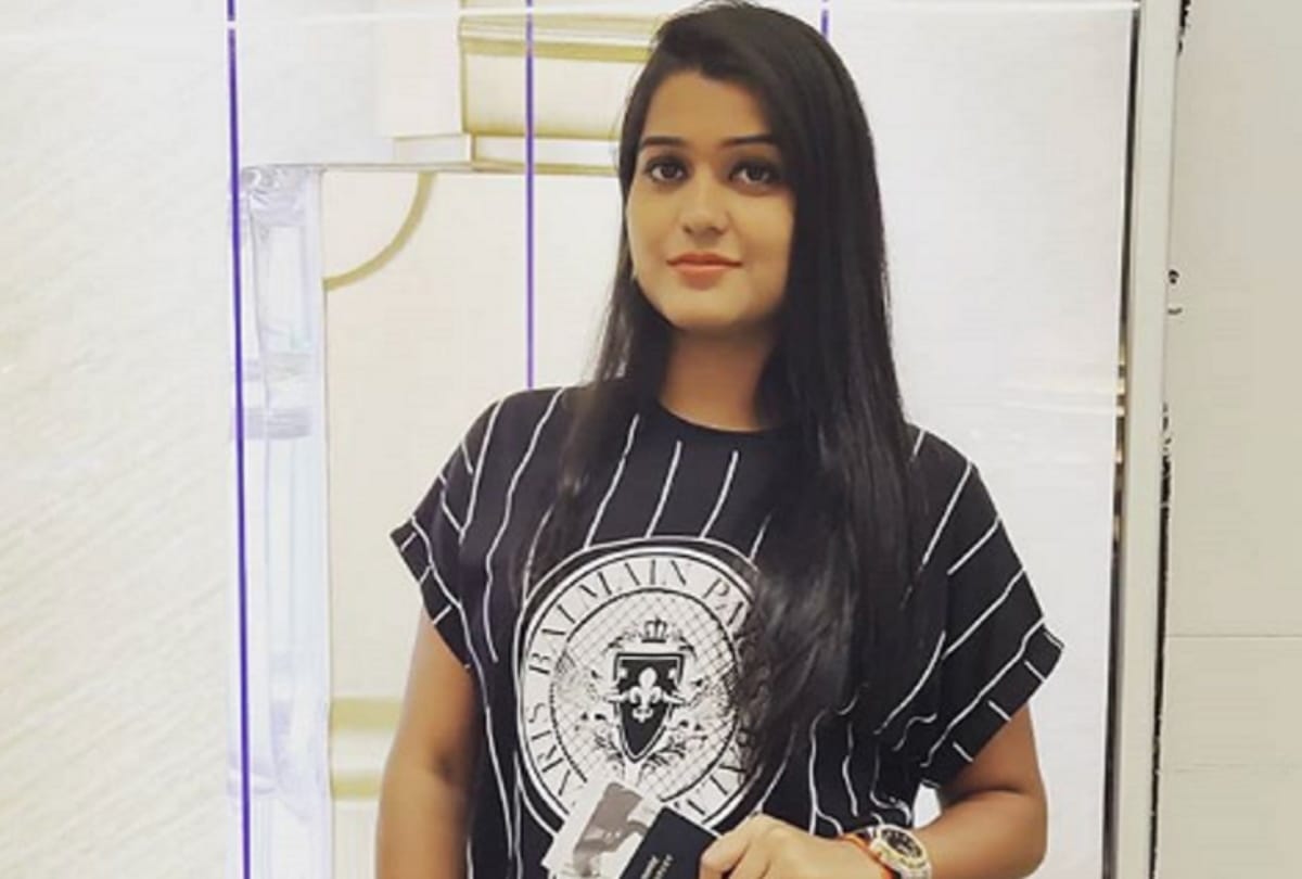 Bhojpuri Actress Kanak Pandey Help to three thousand labour came dubai to india