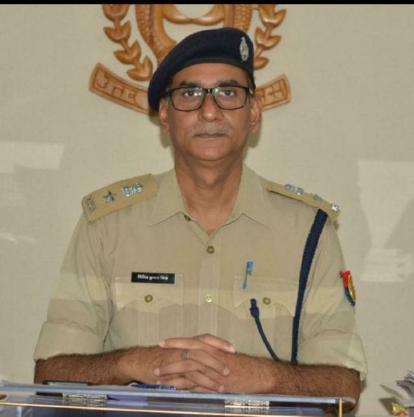 President awarded SP with police medal for better work