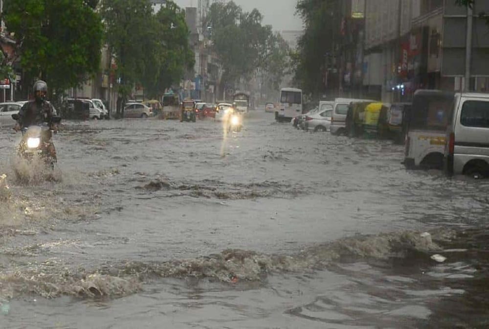 IMD has issued a red alert in rajasthan, heavy rain in next 24 hours
