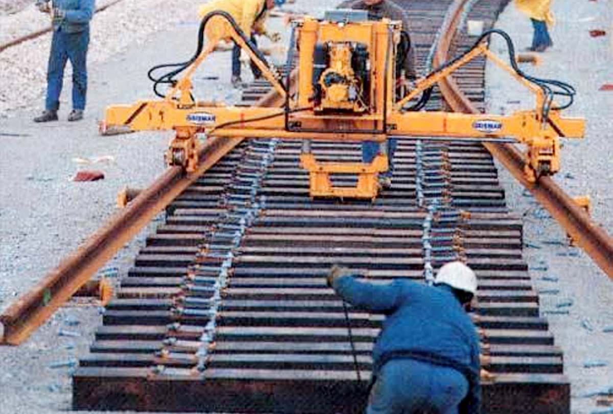 Jammu and Kashmir news in hindi, Katra Banihal railway line will be completed by December 2024
