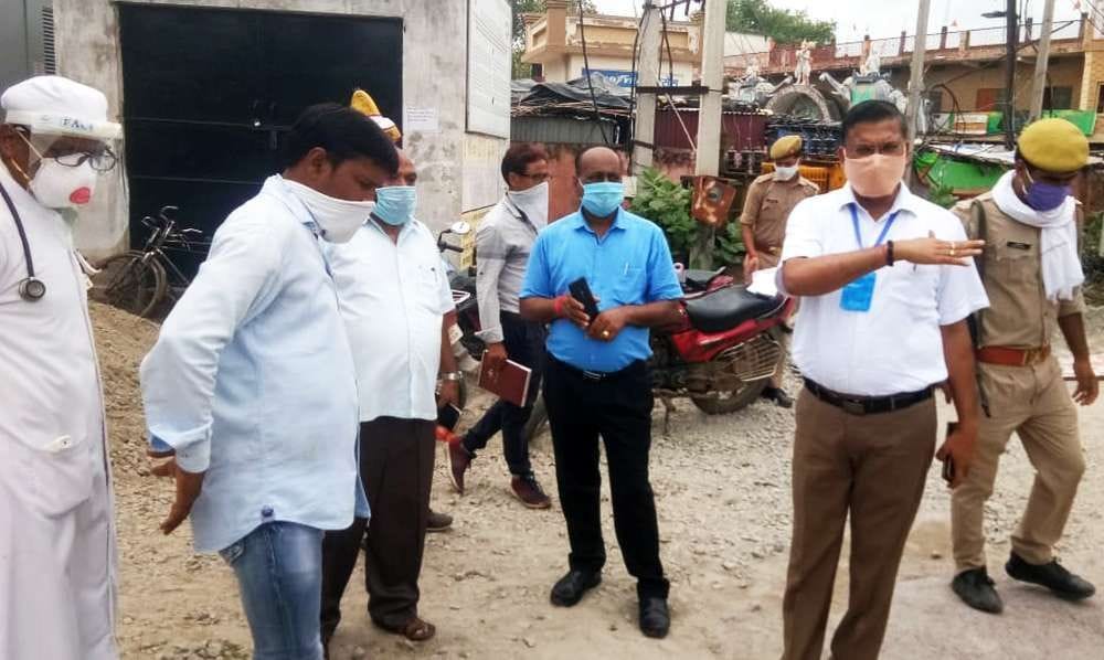 district magistrate inspect of district hospital in mahoba