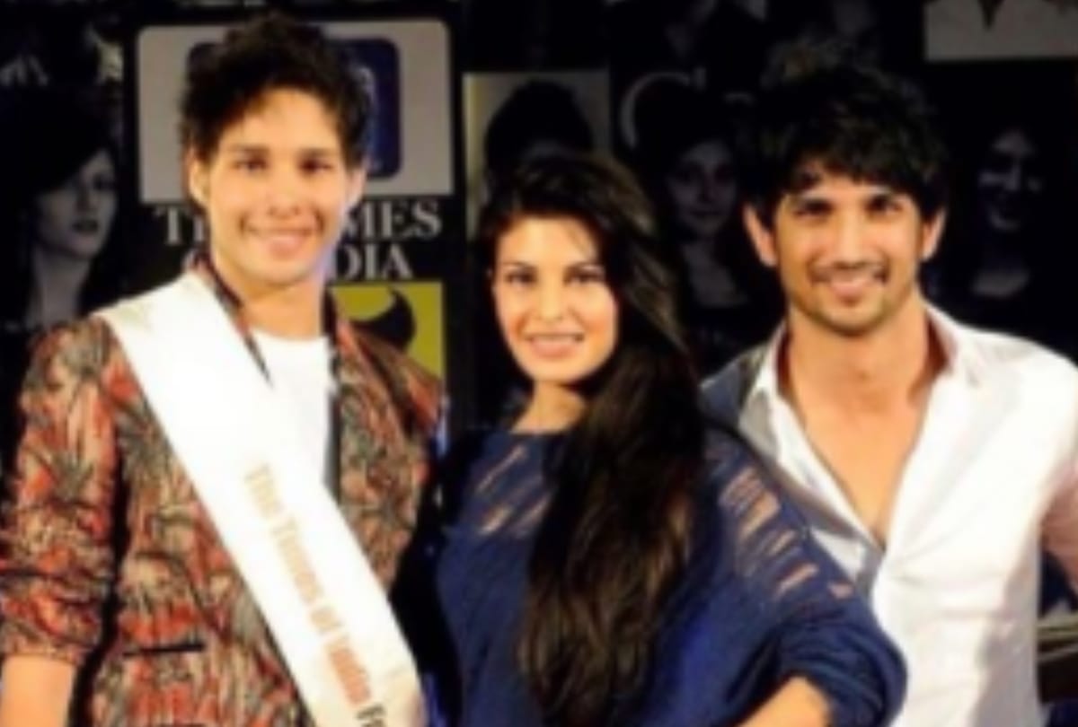 siddhant chaturvedi shares throwback video dancing with sushant singh rajput to Chikni Chameli