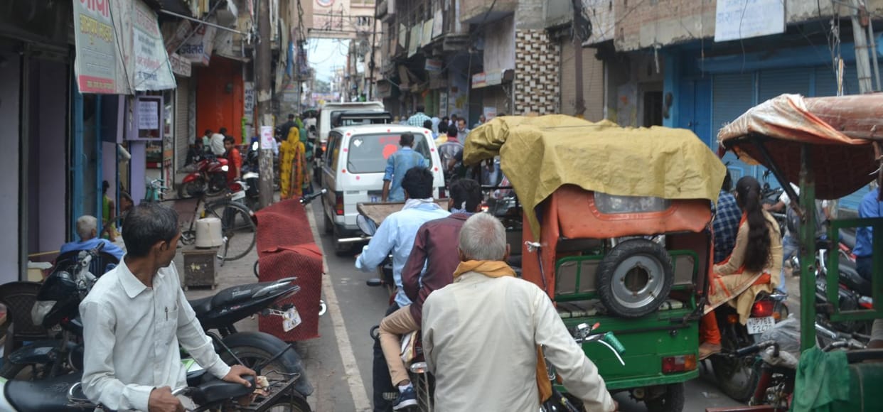 E-rickshaw entered the city, jammed many times a day