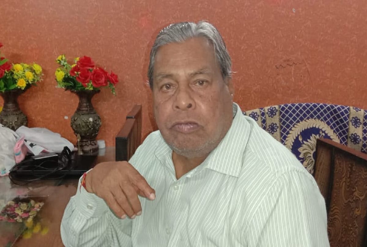 Ghaziabad lift gate open automatically even before it came retired xen fall from third floor died read full news