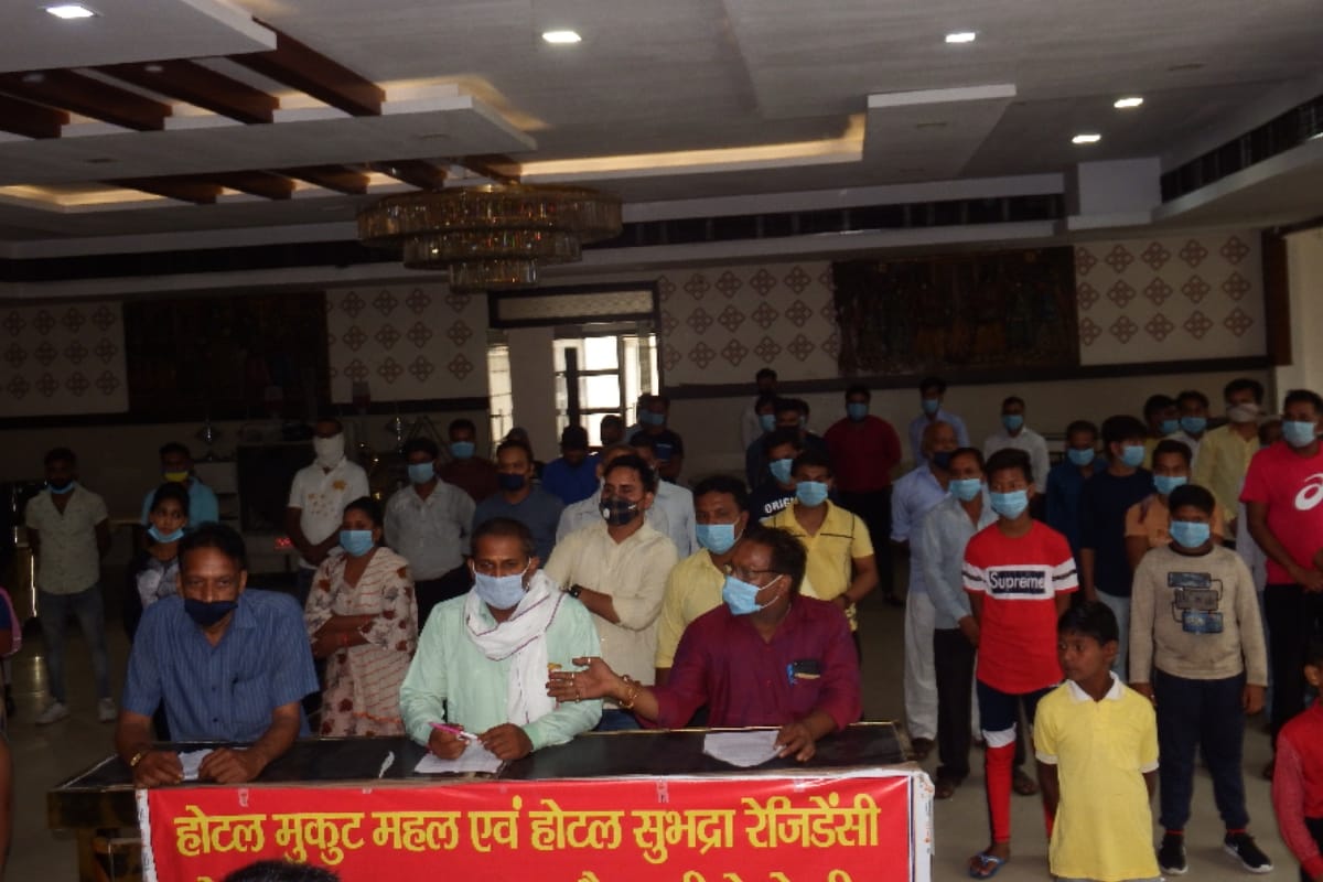 Meerut: fifty five families sought death from DM, case of Mukut Mahal Hotel and Subhadra Residency Parsee