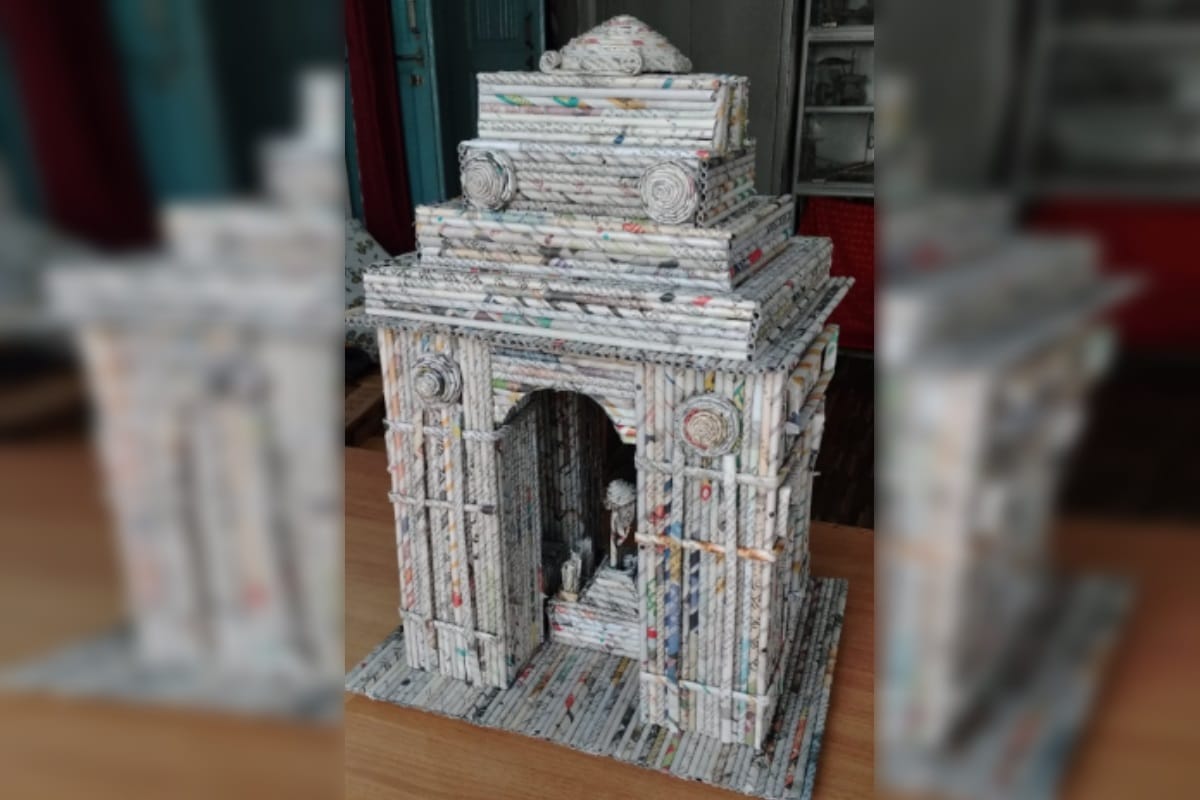 Independence Day 15th August 2020 in India: A student of Muzaffarnagar has made red fort and india gate from waste news paper
