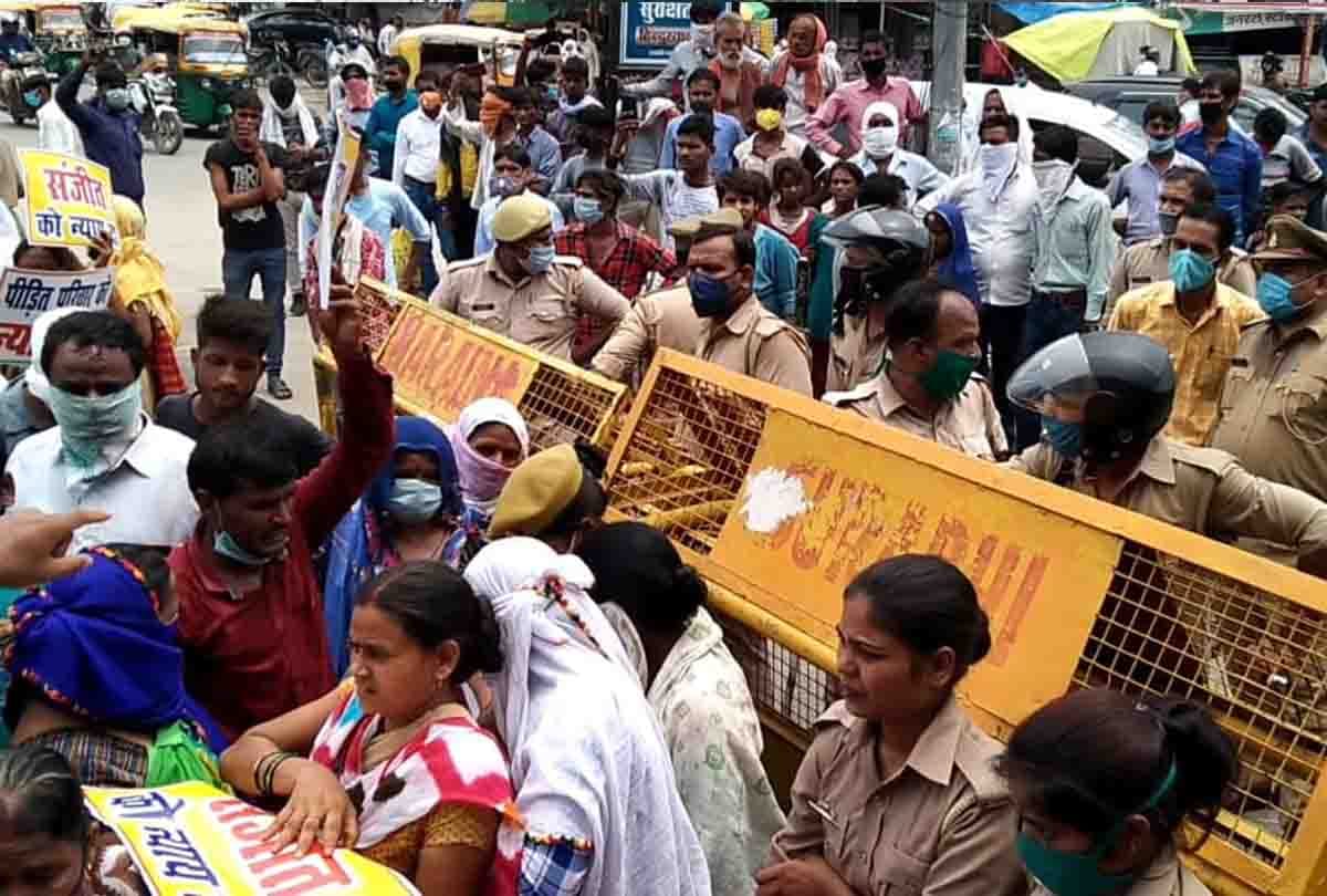 UP: Sanjeet's family was going on foot to meet CM Yogi