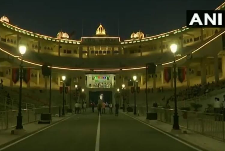 BSF Band gave a musical performance at the Attari-Wagah border on the eve of IndependenceDay