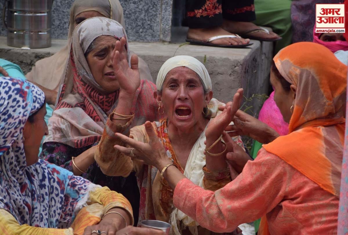 Srinagar Terrorist Attack News, terrorists attacked security forces in Nowgam area on outskirts of Srinagar, Funeral of policeman