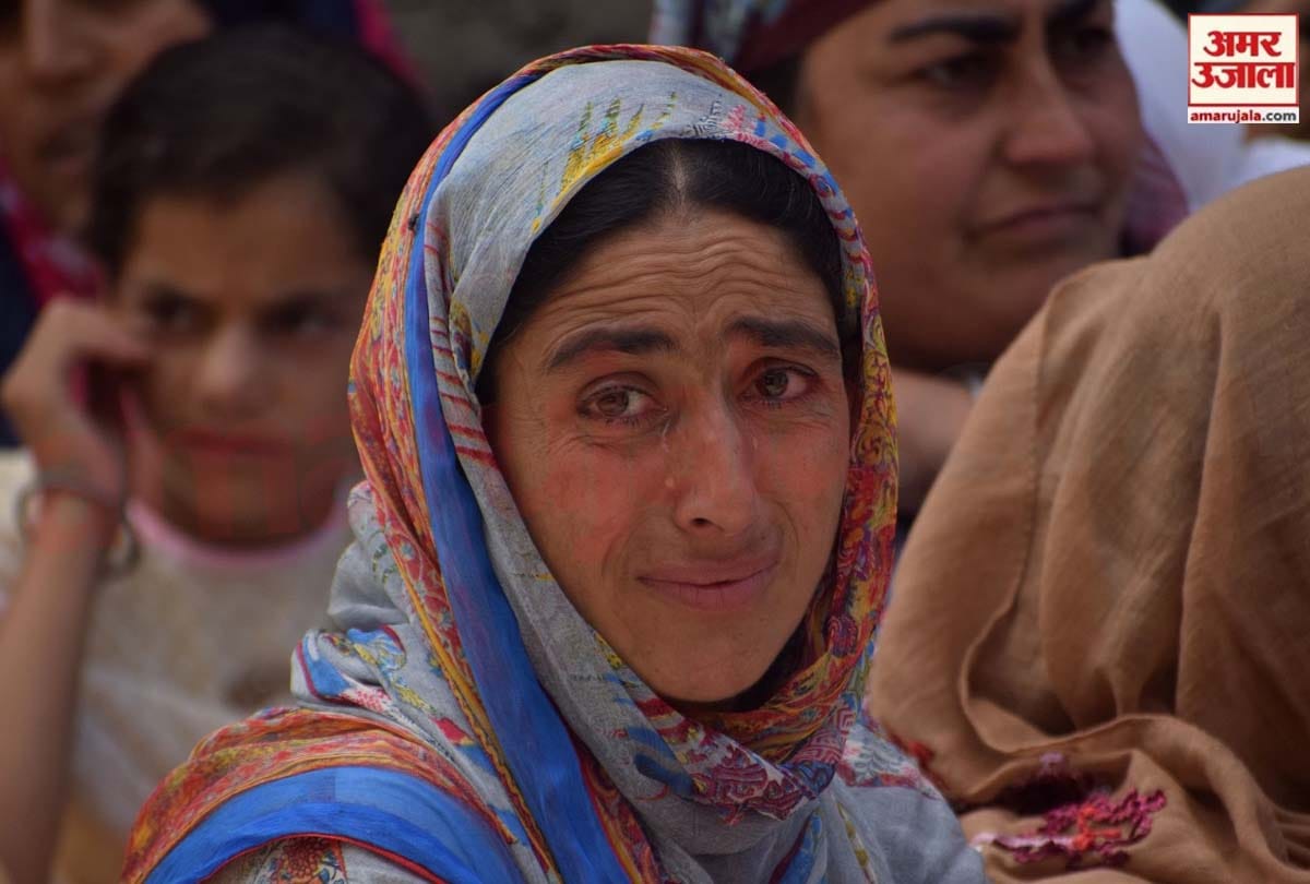Srinagar Terrorist Attack News, terrorists attacked security forces in Nowgam area on outskirts of Srinagar, Funeral of policeman