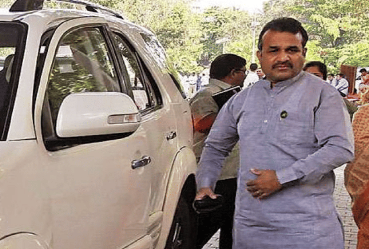 Another Maharashtra minister Balasaheb Patil infected with Coronavirus, hospitalized