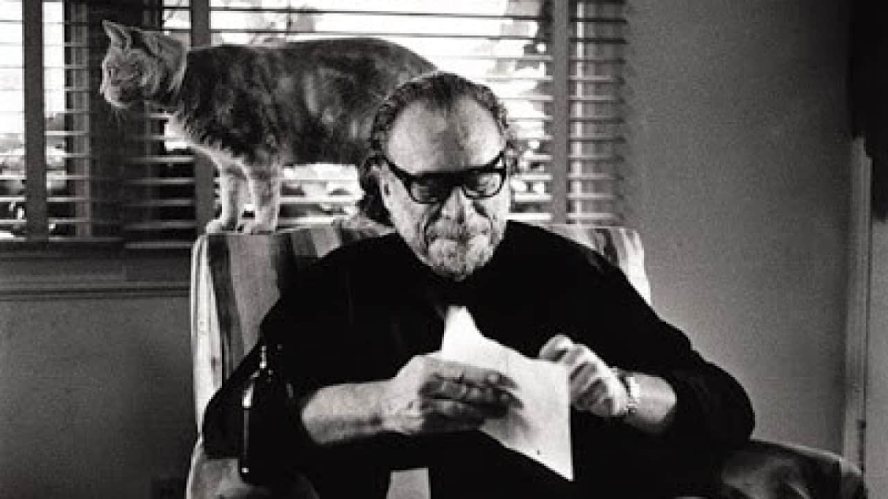 charles bukowski quote in hindi toh tum lekhak banna chahte ho