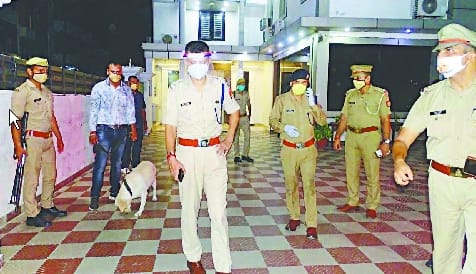 Surveillance on a rumble, the captain searched the hotel and the dhaba