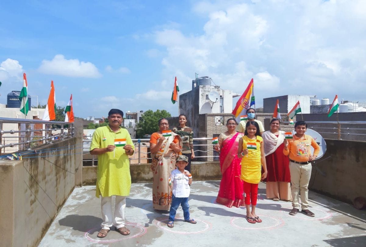 Independence Day 2020 in Agra News: maa tujhe pranam people sang the national anthem