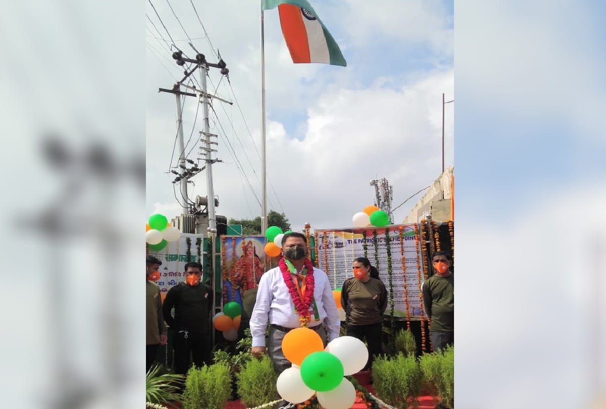 Independence Day 2020 Tricolor Hoist every day at Selfie Point in agra