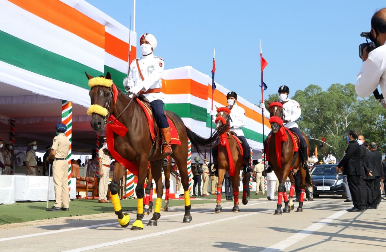 Independence Day 2020 in Chandigarh: Administrator VP Singh Badnore Hoisted National Flag
