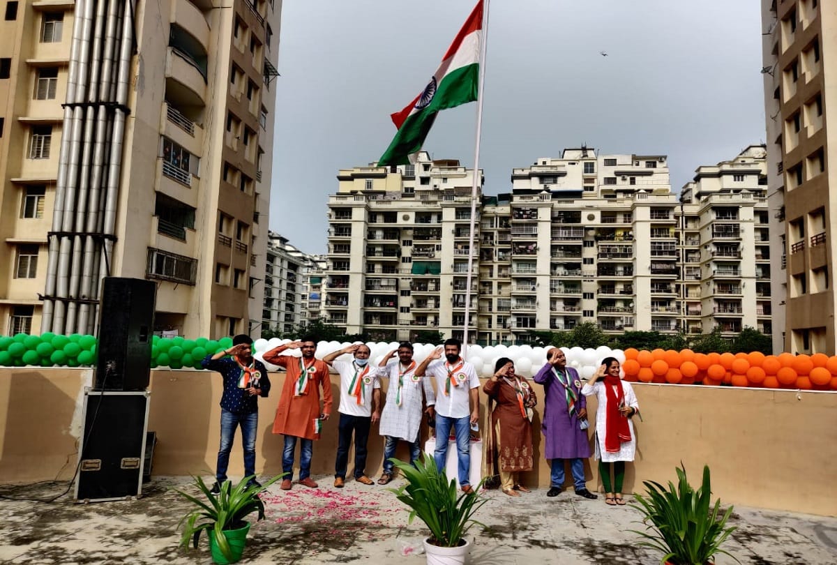 Amar ujala organise Maa tujhe pranaam under banner abinav bharat where whole ghaziabad hapur bulandshahr sung national anthem at 10 in morning