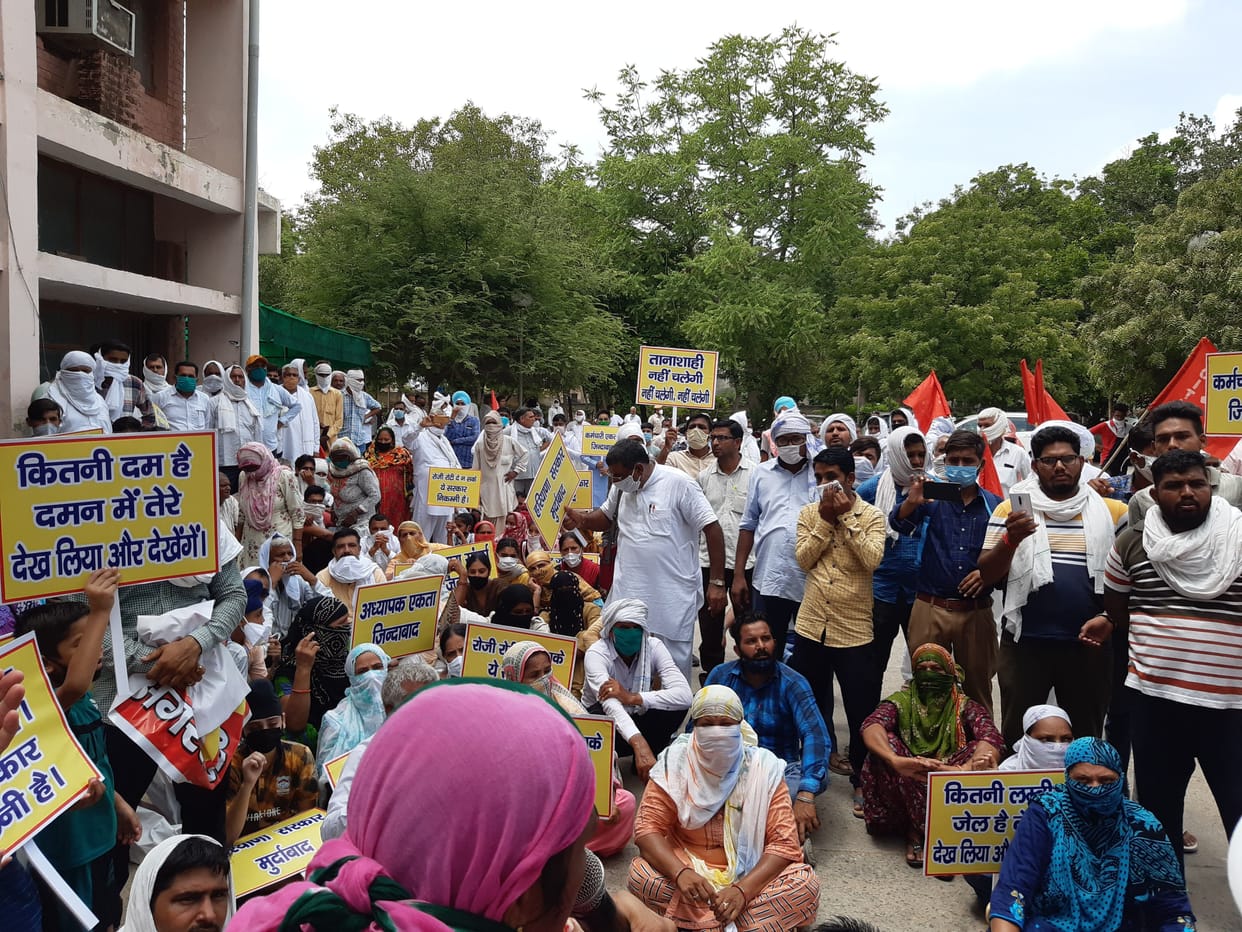 PTI protest for service regular