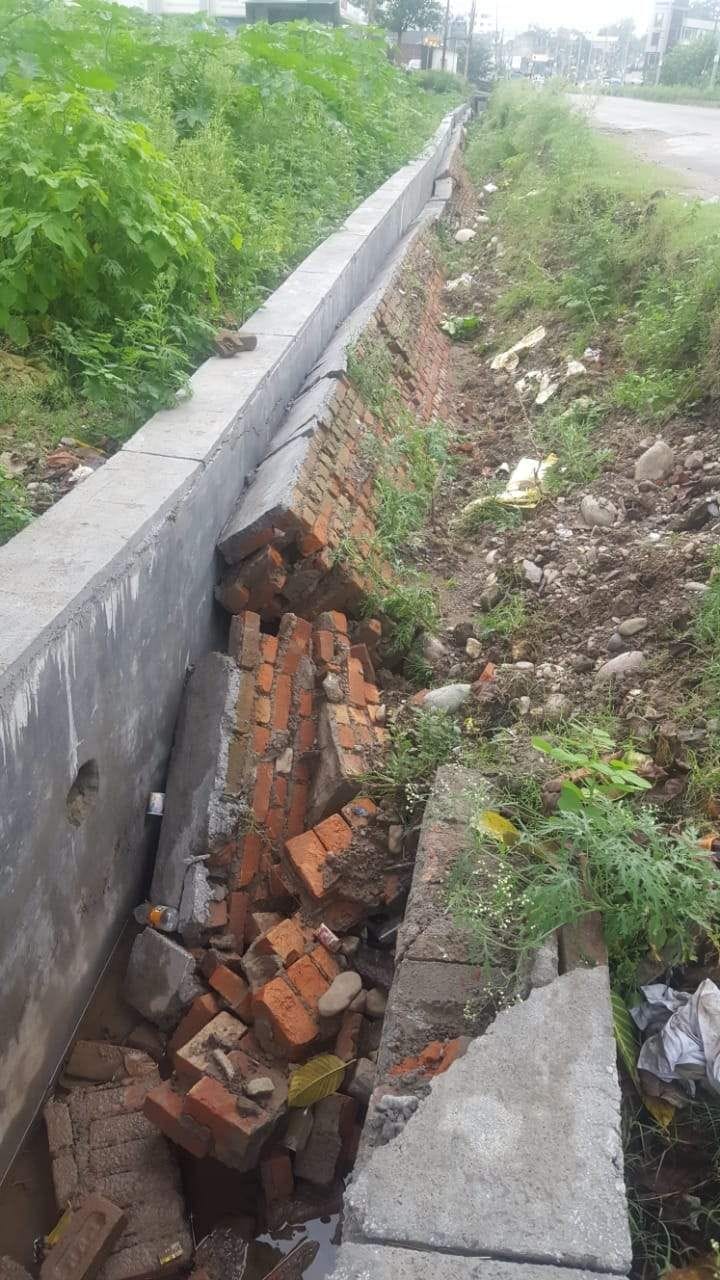 Uttarakhand weather news: wall demolished in 07 days in rishikesh