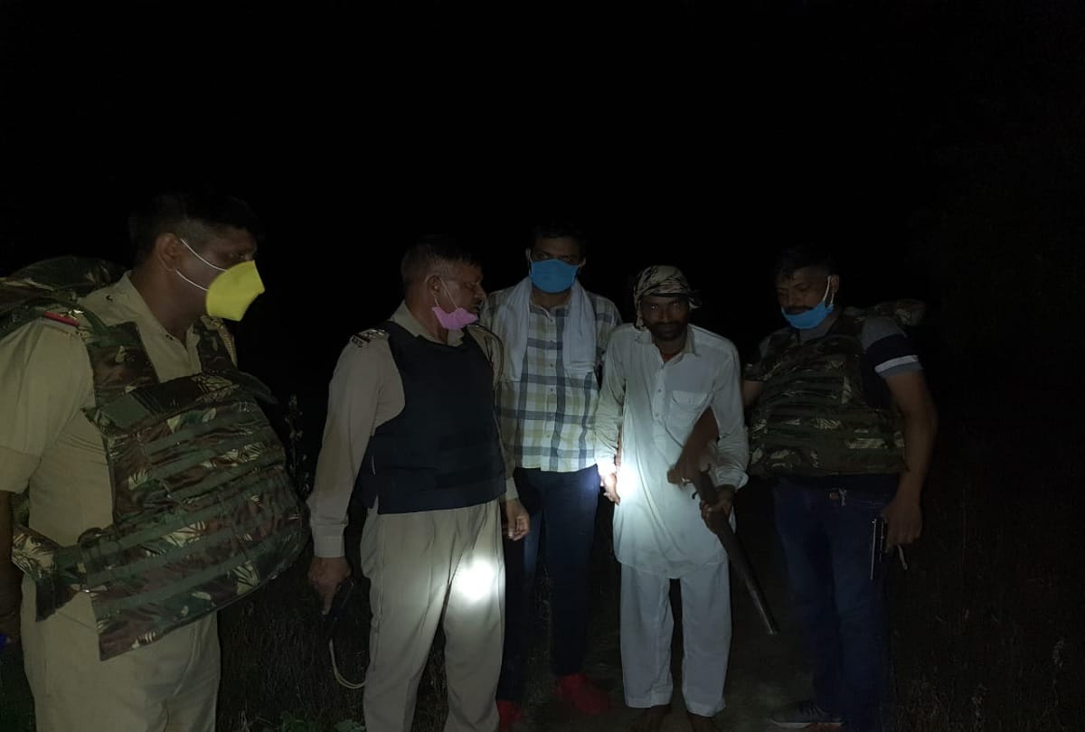 Two criminals arrested after encounter with police accused in may loot cases in bulandshahr