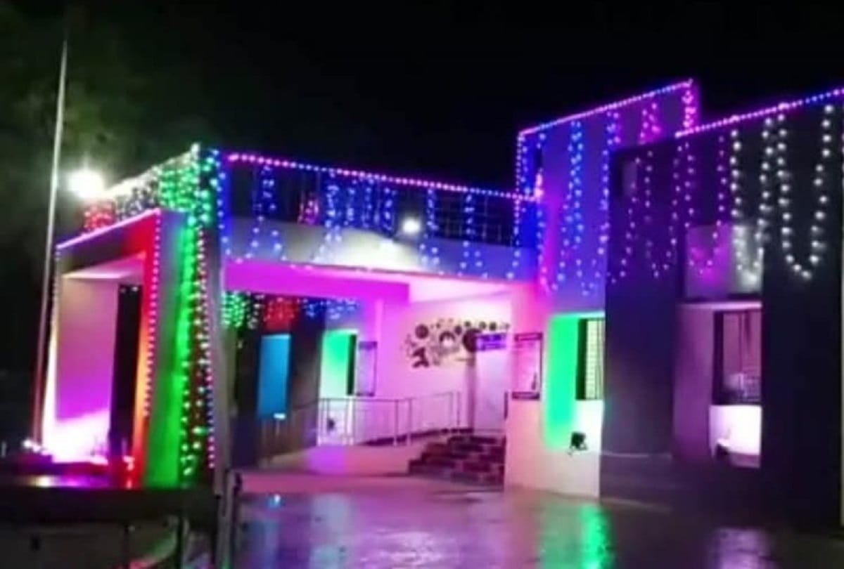 Maharashtra people decorate police station after rape accused got guilty and punishment