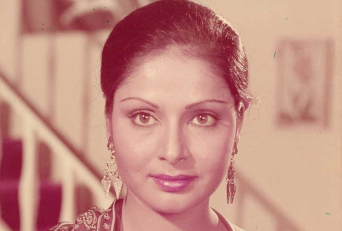 Rakhee Gulzar Birthday: Rakhee Beautiful Pictures then and Now look